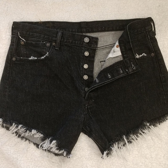 Levi's black 501 jean shorts - Picture 3 of 3
